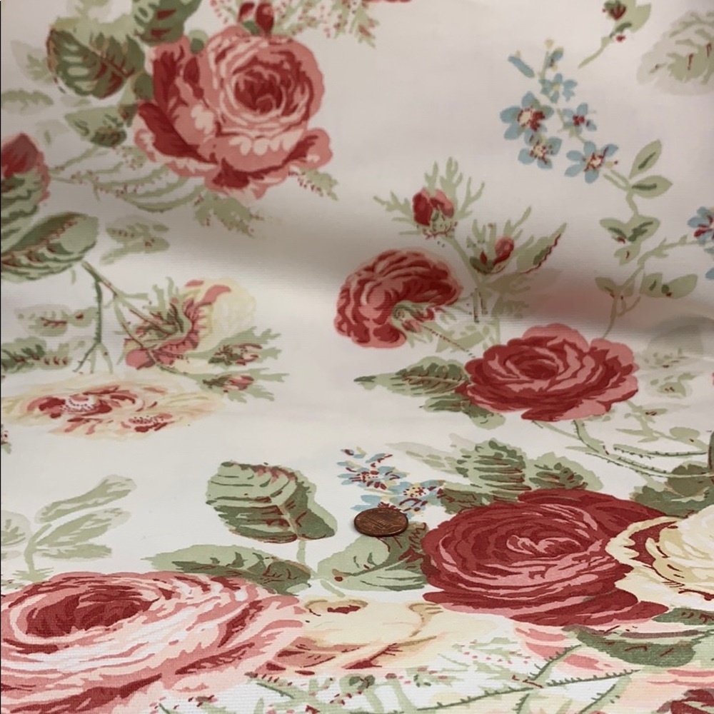 Martha Stewart Home fabric. Shabby chic floral - Picture 3 of 4